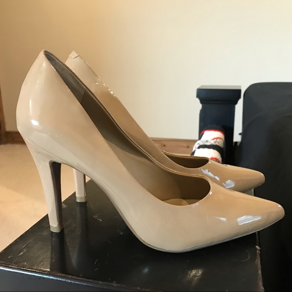 Nude pointed toe heels